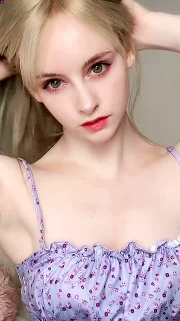 小网红姓白,网络时代的青春风采