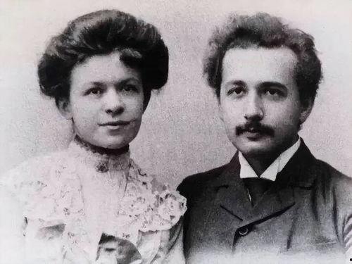 今日头条中的爱因斯坦,跨越时空的智慧之光