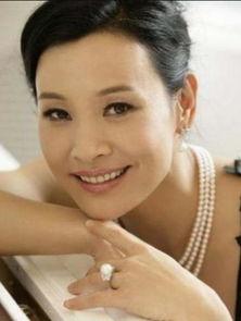 明星养母,揭秘明星背后的养母传奇