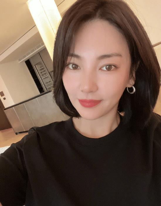 网红照片怎么拍短发,网红照片短发生成技巧揭秘