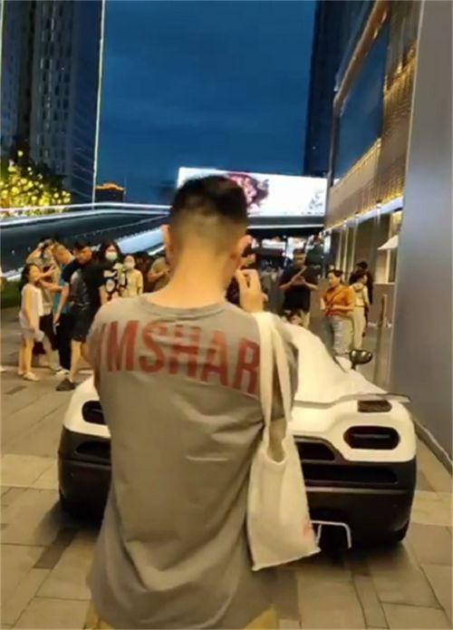 成都网红买柯尼塞格,豪车盛宴引关注