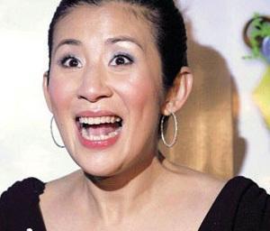 明星吃面包大笑图片,欢乐瞬间笑翻众人